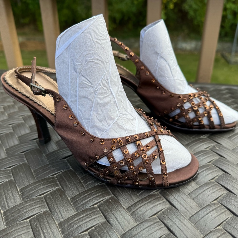 Dress Barn Women’s Brown Dress Heels size 6.5 sequin detail - Picture 2 of 5